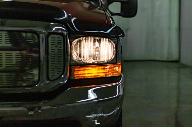 2002 Ford F-350 4x2 Super Cab XLT Short Box Red Deer AB