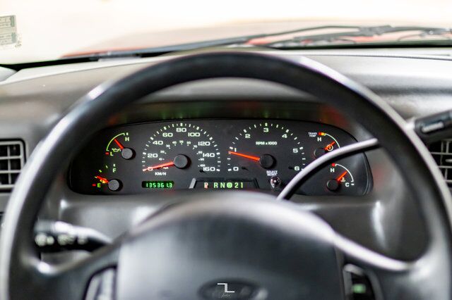 2002 Ford F-350 4x2 Super Cab XLT Short Box Red Deer AB