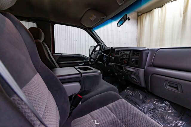 2002 Ford F-350 4x2 Super Cab XLT Short Box Red Deer AB