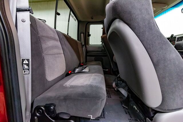 2002 Ford F-350 4x2 Super Cab XLT Short Box Red Deer AB