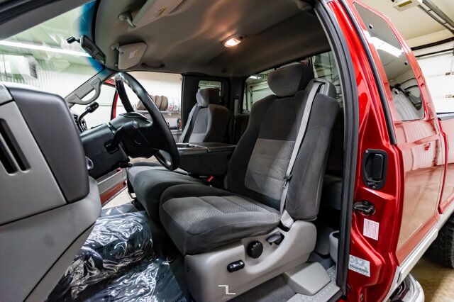 2002 Ford F-350 4x2 Super Cab XLT Short Box Red Deer AB