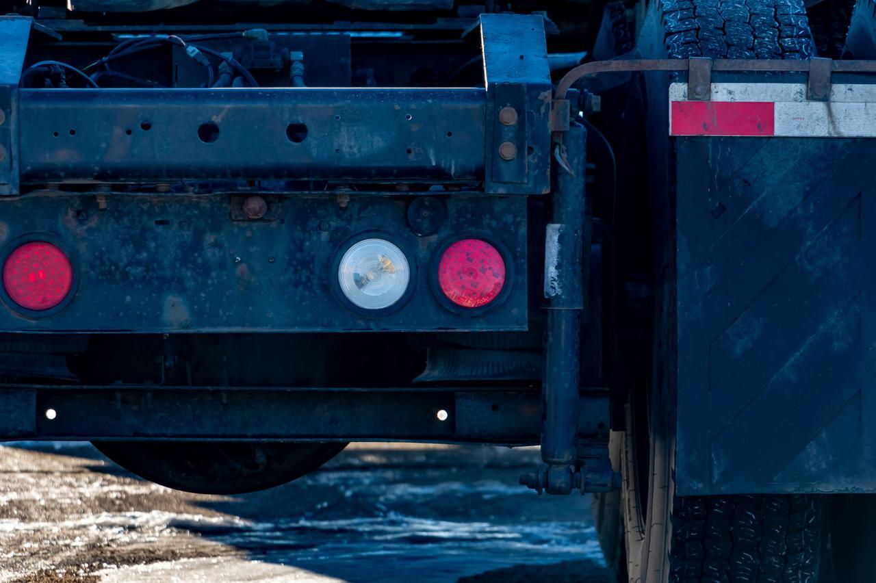 2002 International 9900i Eagle T/A Sleeper Tractor Red Deer AB