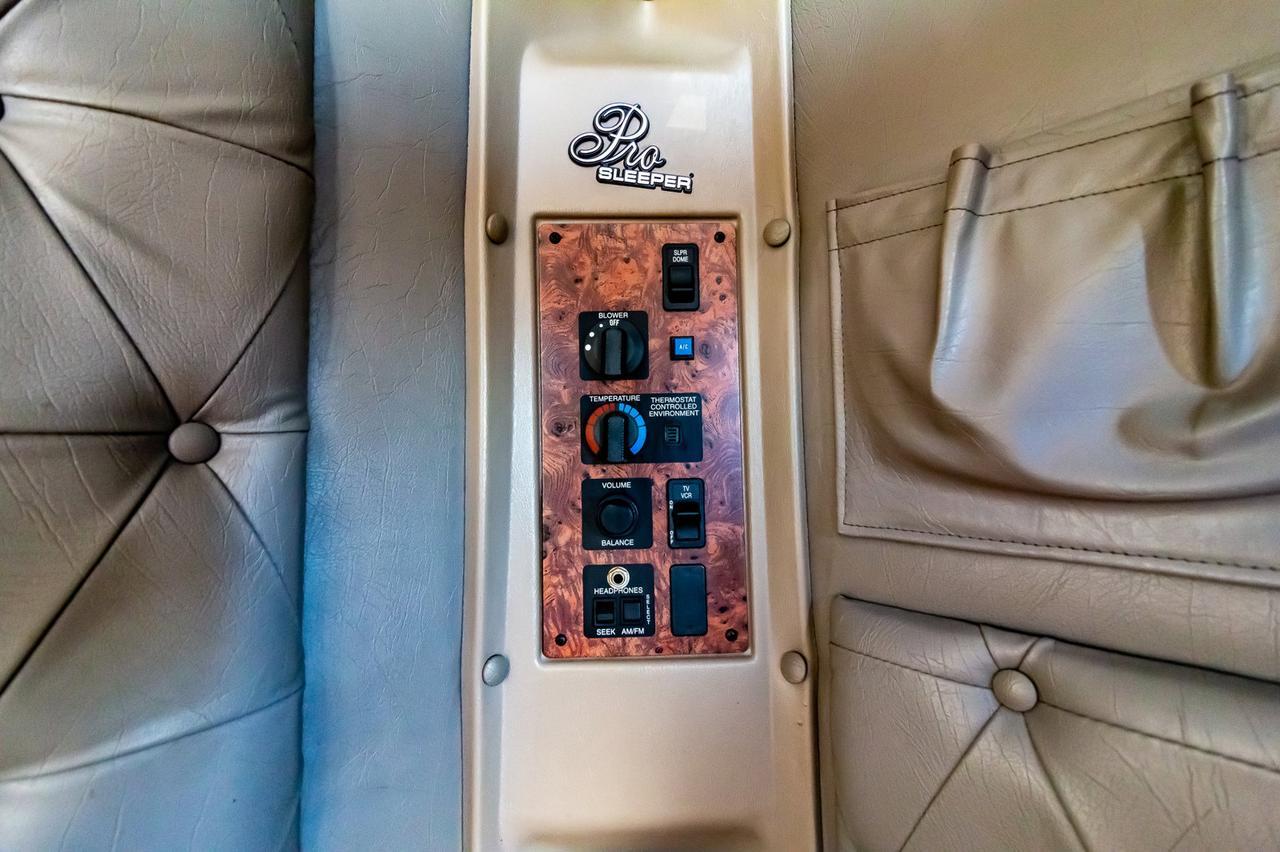 2002 International 9900i Eagle T/A Sleeper Tractor Red Deer AB