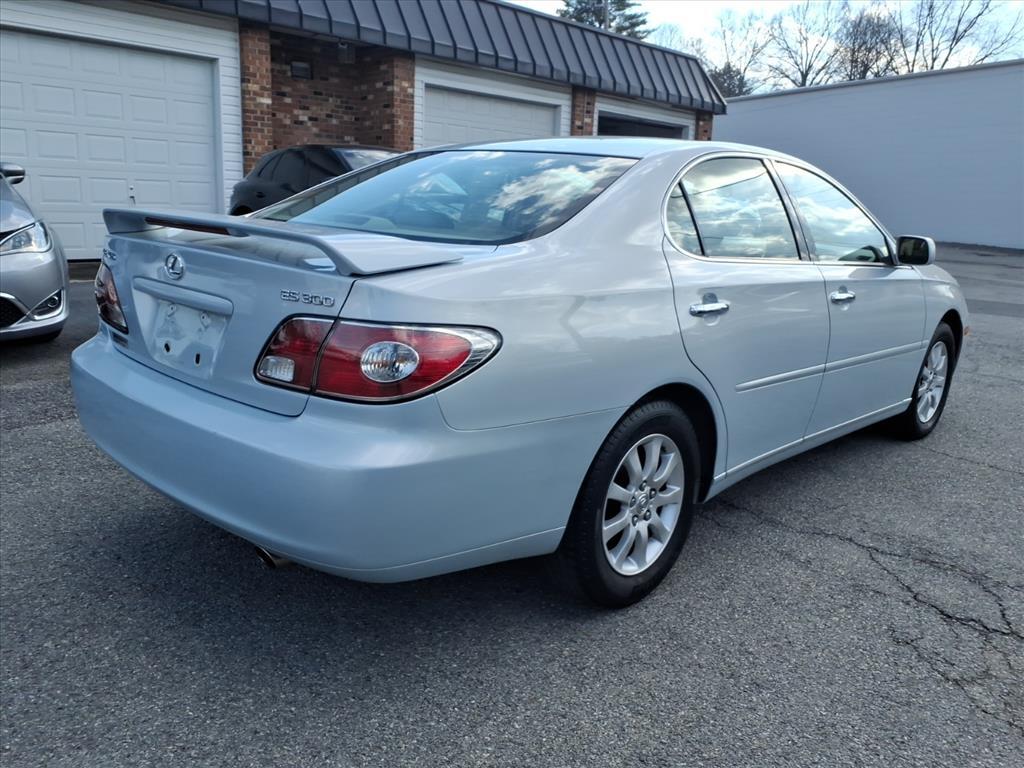 2002 Lexus ES 300 Base