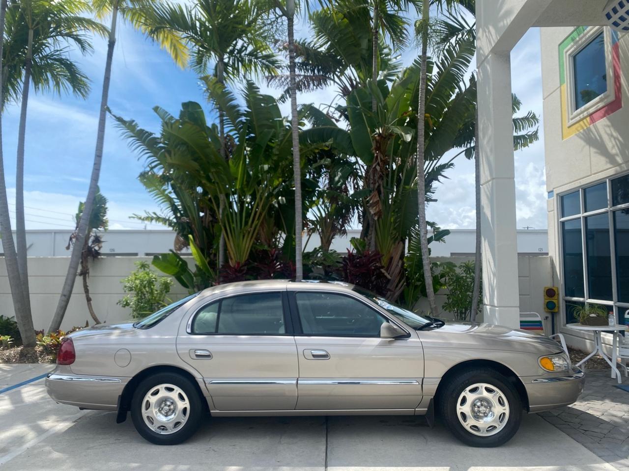 2002 Lincoln Continental LOW MILES 60,071 1 OWNER FLORIDA Pompano Beach FL