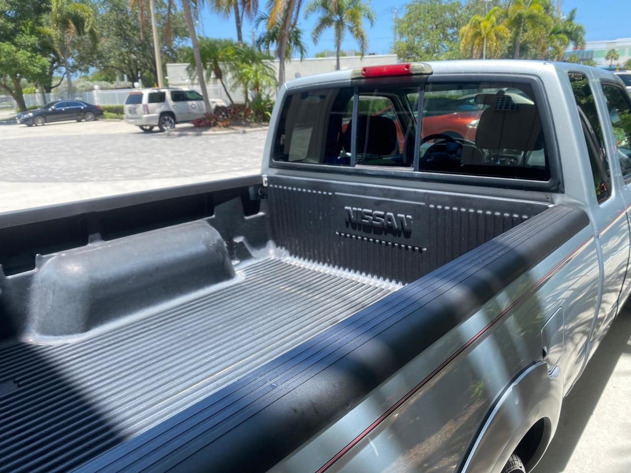 2002 Nissan Frontier 2WD XE XCAB 5 SPD AC 4 CYL Pompano Beach FL