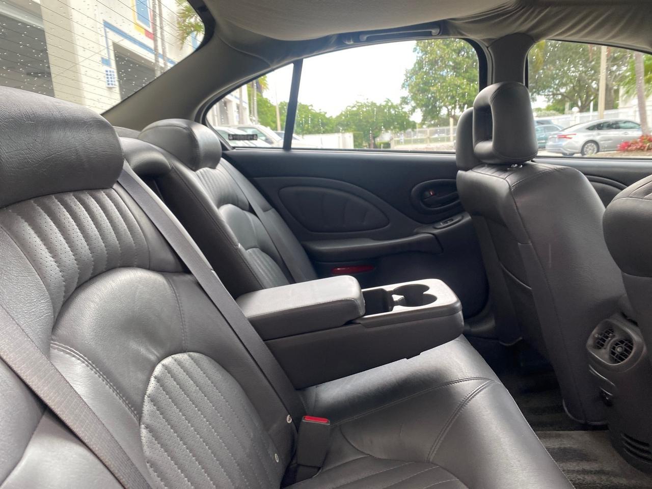2002 Pontiac Bonneville SLE LOW MILES 82,619 Pompano Beach FL