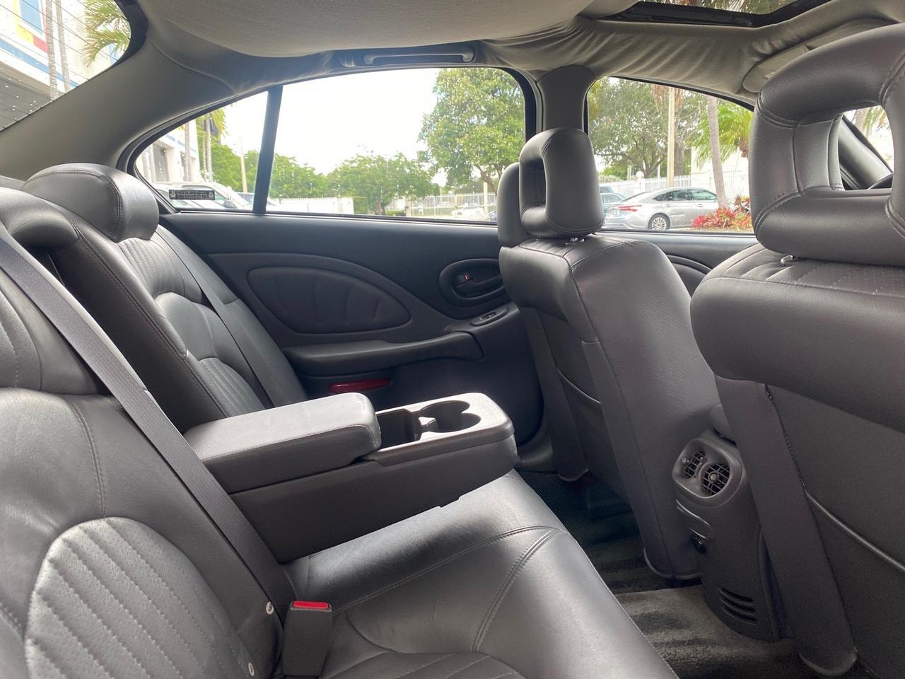 2002 Pontiac Bonneville SLE LOW MILES 82,619 Pompano Beach FL