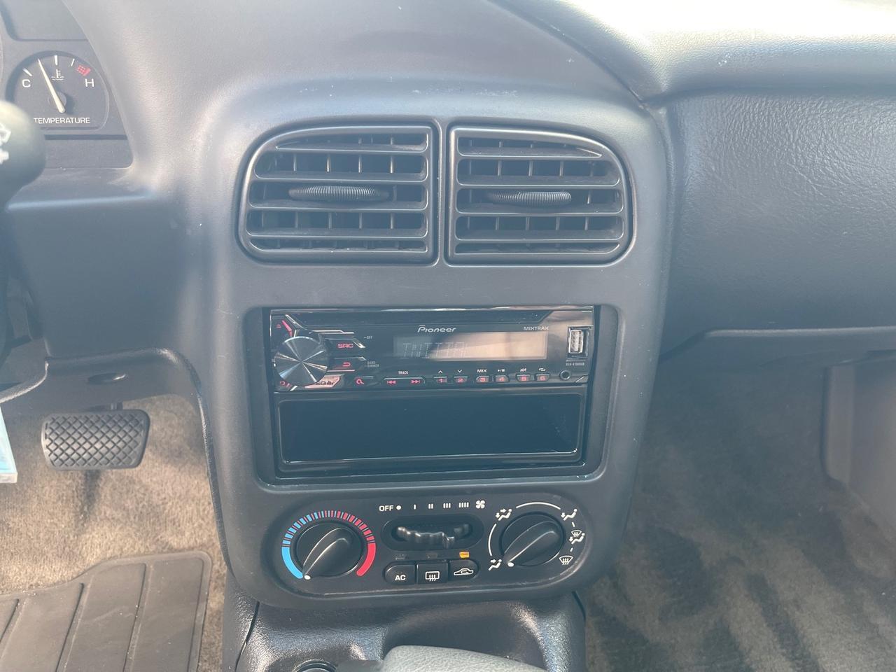 2002 Saturn SL2 LOW MILES 51,437 1 OWNER FLORIDA Pompano Beach FL