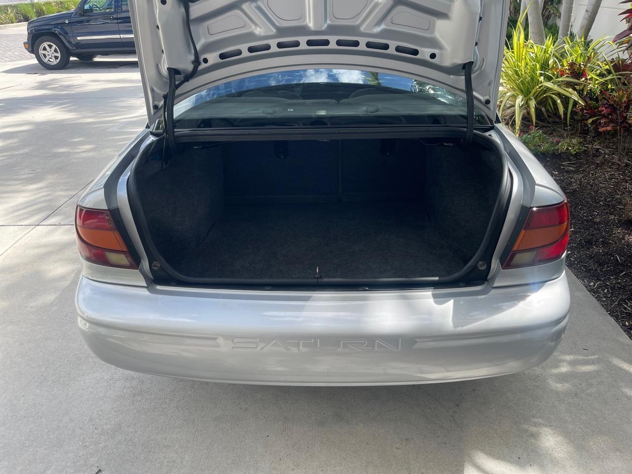 2002 Saturn SL2 LOW MILES 51,437 1 OWNER FLORIDA Pompano Beach FL