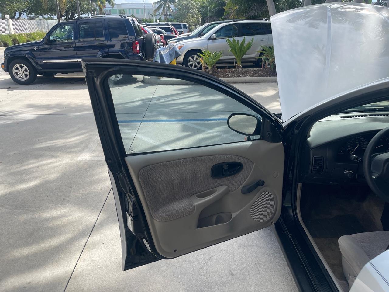 2002 Saturn SL2 LOW MILES 51,437 1 OWNER FLORIDA Pompano Beach FL
