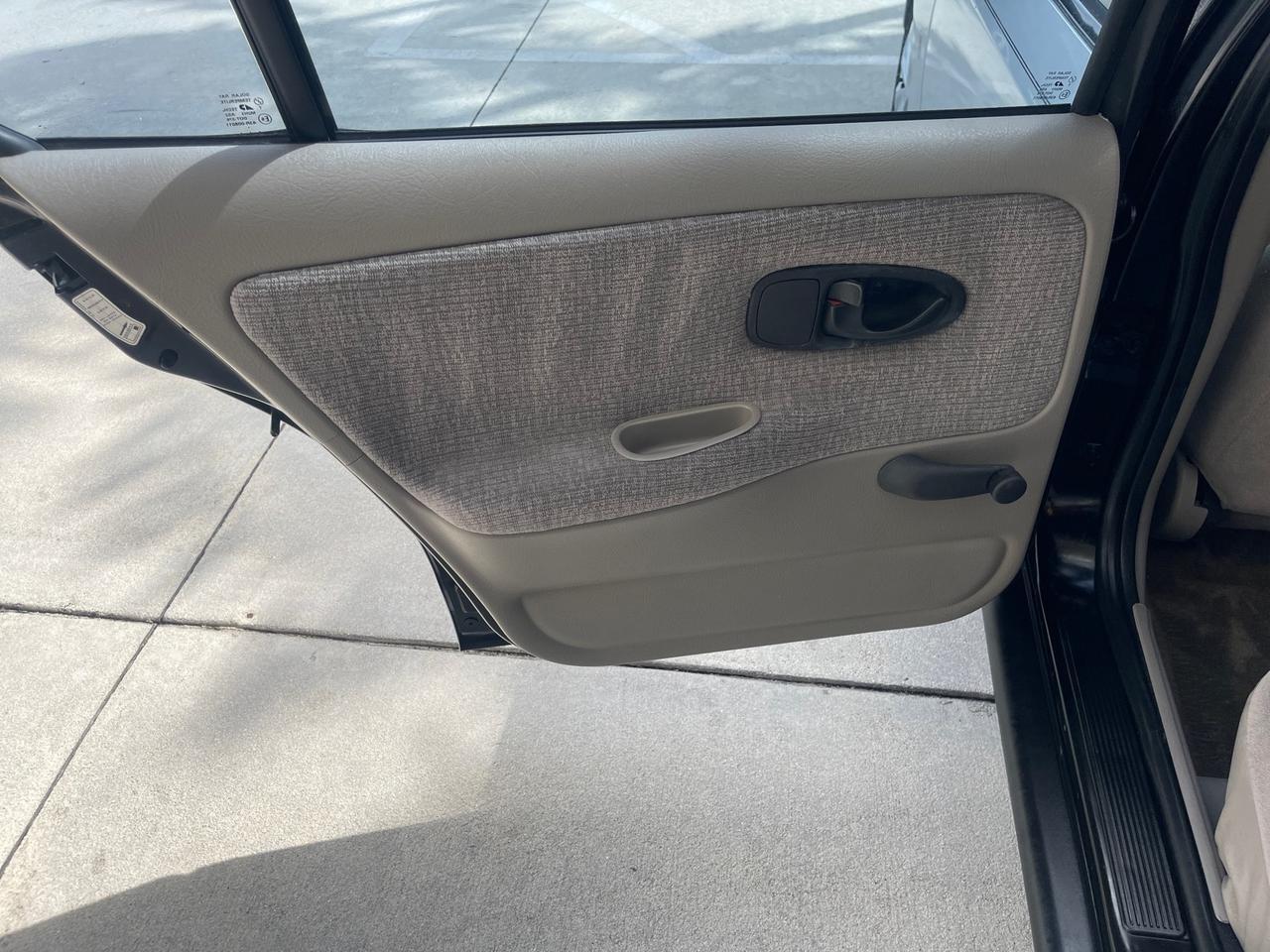 2002 Saturn SL2 LOW MILES 51,437 1 OWNER FLORIDA Pompano Beach FL