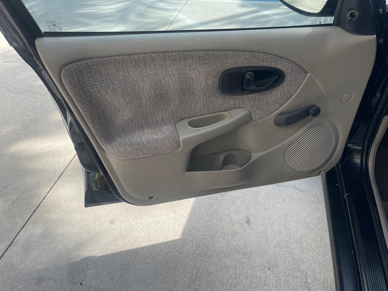 2002 Saturn SL2 LOW MILES 51,437 1 OWNER FLORIDA Pompano Beach FL