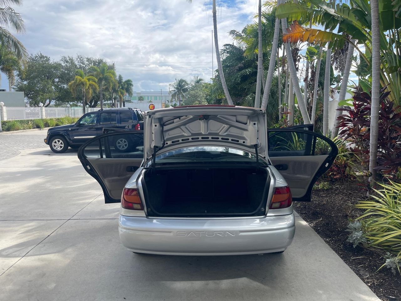 2002 Saturn SL2 LOW MILES 51,437 1 OWNER FLORIDA Pompano Beach FL
