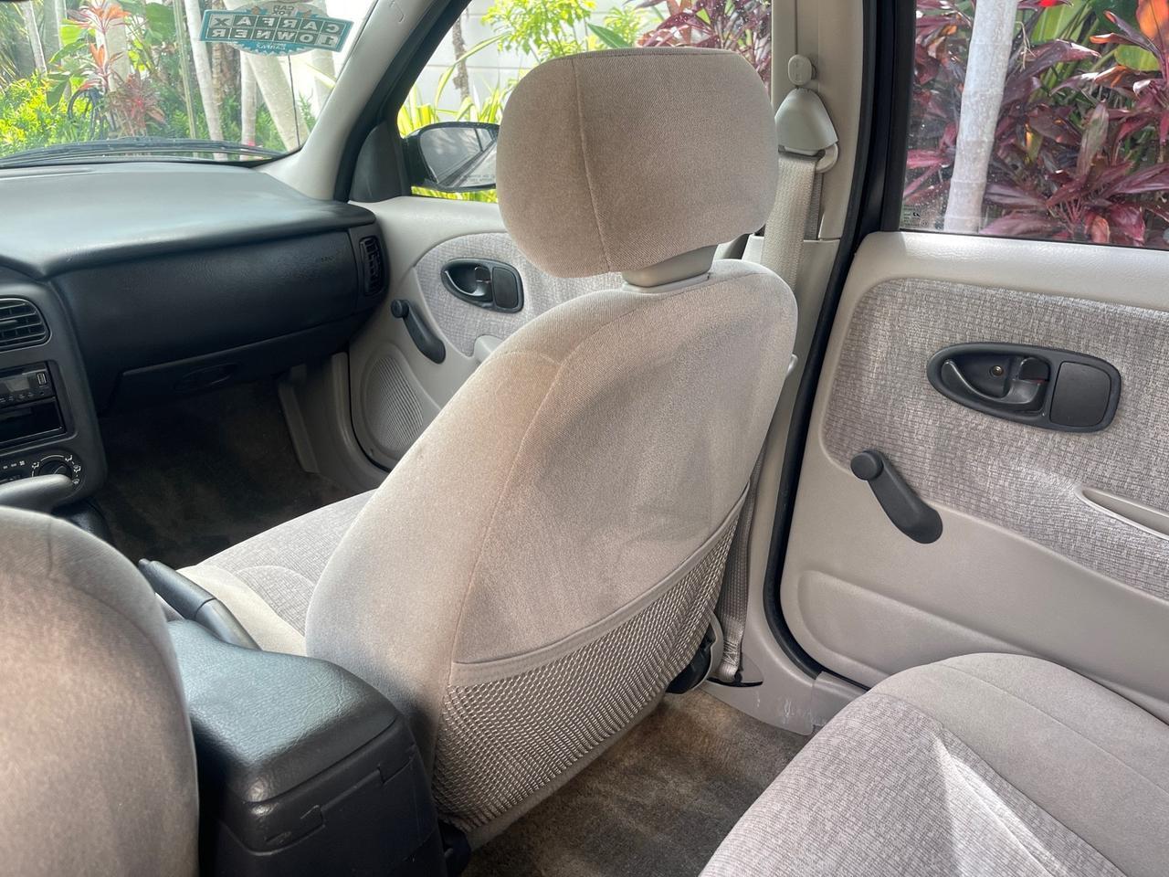2002 Saturn SL2 LOW MILES 51,437 1 OWNER FLORIDA Pompano Beach FL