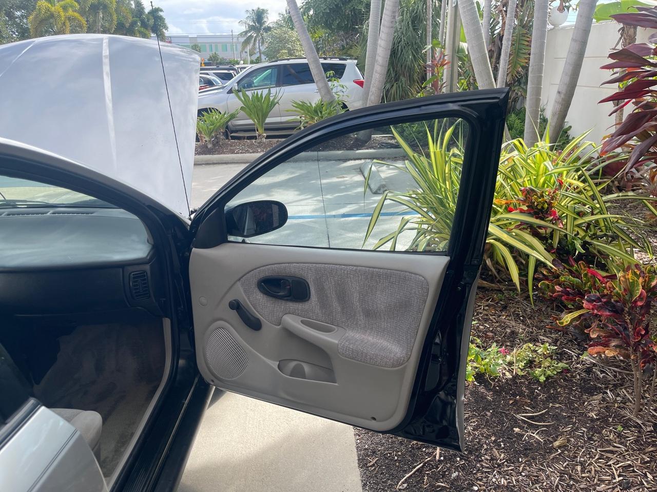 2002 Saturn SL2 LOW MILES 51,437 1 OWNER FLORIDA Pompano Beach FL
