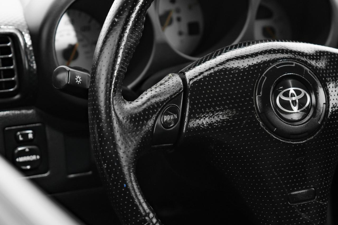 2002 Toyota MR2 Spyder AUTOMATIC LEATHER SEATS CRUISE CONTROL REMOTE KEYLESS ENTRY ALLOY WHEELS Carrollton TX