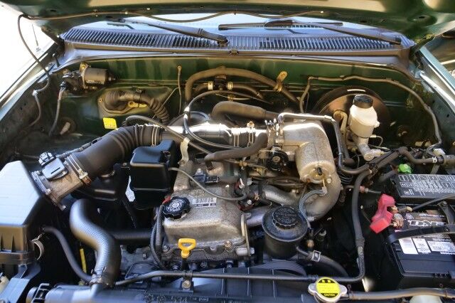 2002 Toyota Tacoma / Enhancement Package / Bed Topper! High Point NC