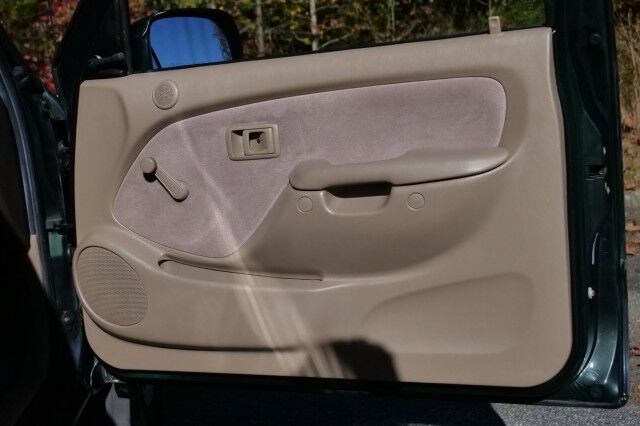 2002 Toyota Tacoma / Enhancement Package / Bed Topper! High Point NC