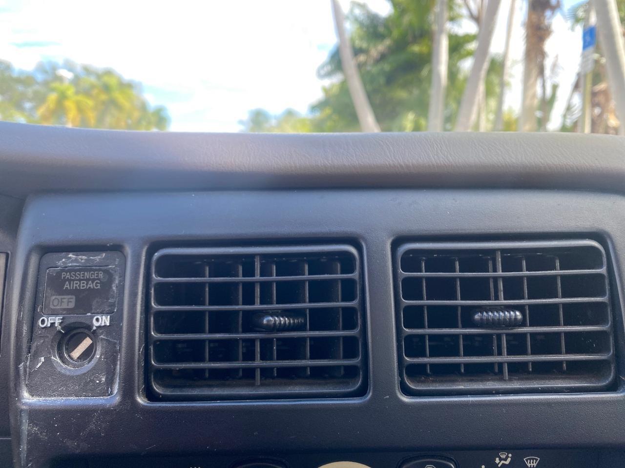 2002 Toyota Tacoma 1 OWNER AUTO AC 4 CYL Pompano Beach FL