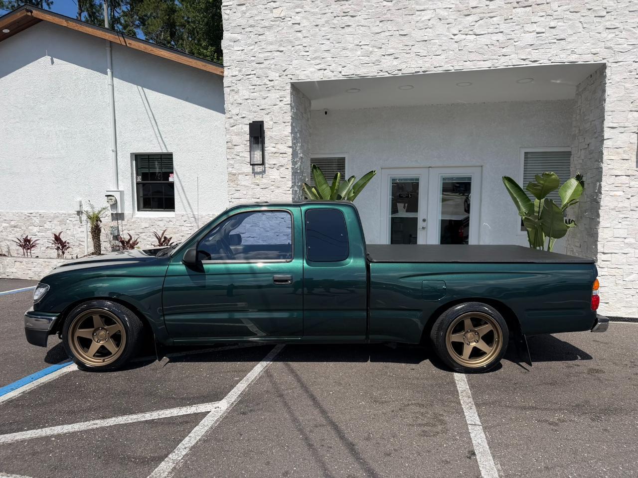 2002 Toyota Tacoma XtraCab Auto (Natl)