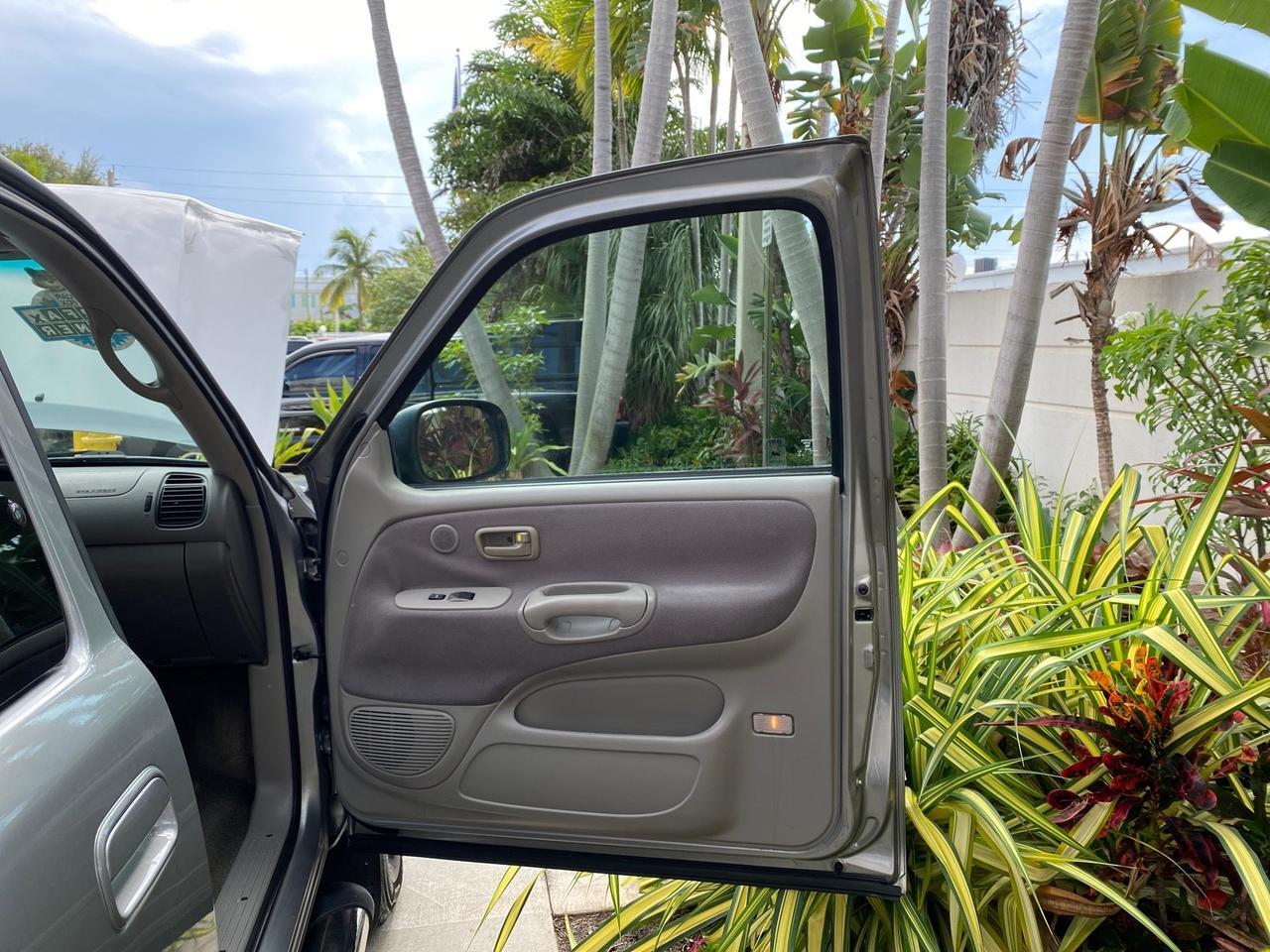 2002 Toyota Tundra SR5 LOW MILES 94,632 1 OWNER Pompano Beach FL