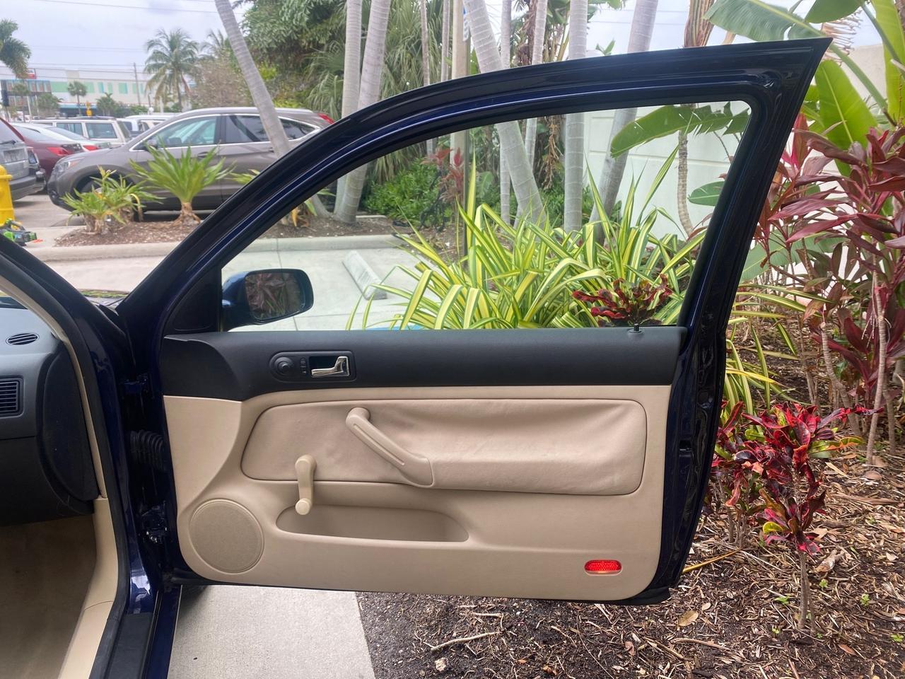 2002 Volkswagen Golf GL LOW MILES 39,298 1 OWNER Pompano Beach FL