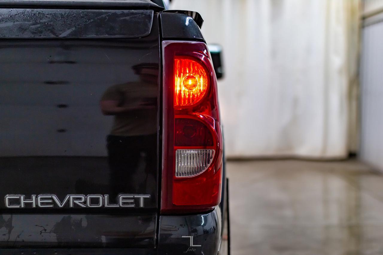 2003 Chevrolet Silverado 2500 4x4 Ext Cab LT Z71 Leather Bose Red Deer AB