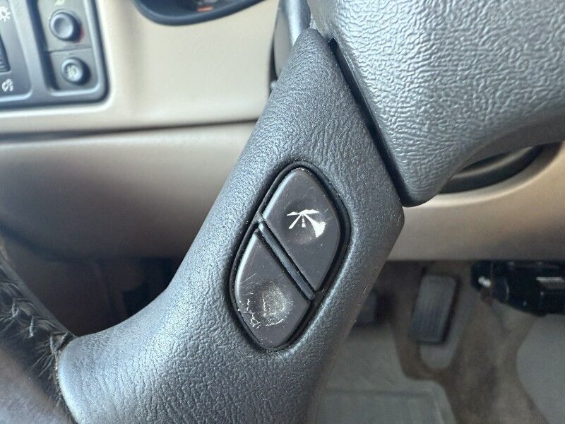 2003 Chevrolet Silverado 3500HD LT photo 34