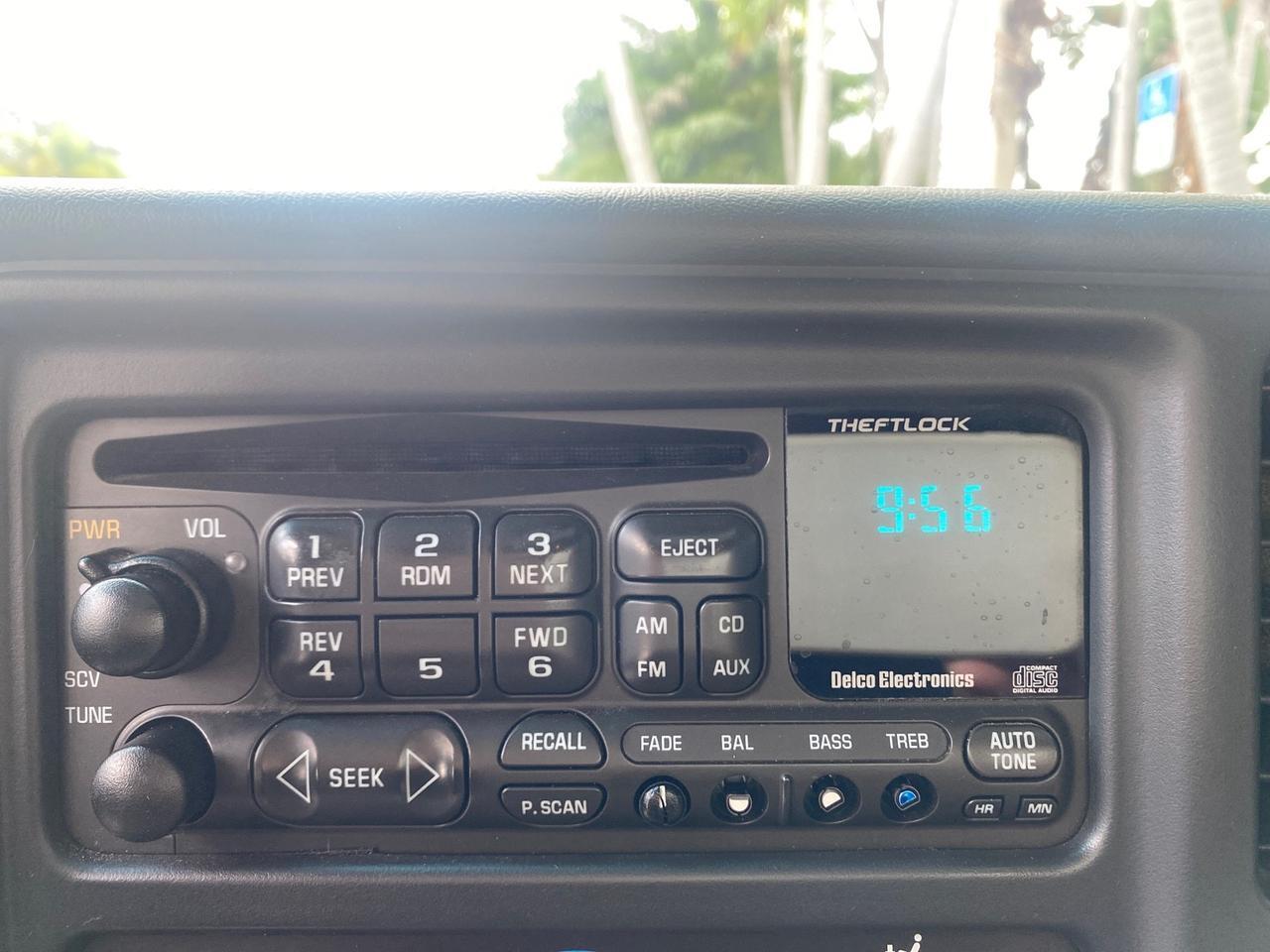 2003 Chevrolet Suburban LS 1 OWNER 4 WHEEL DRIVE Pompano Beach FL