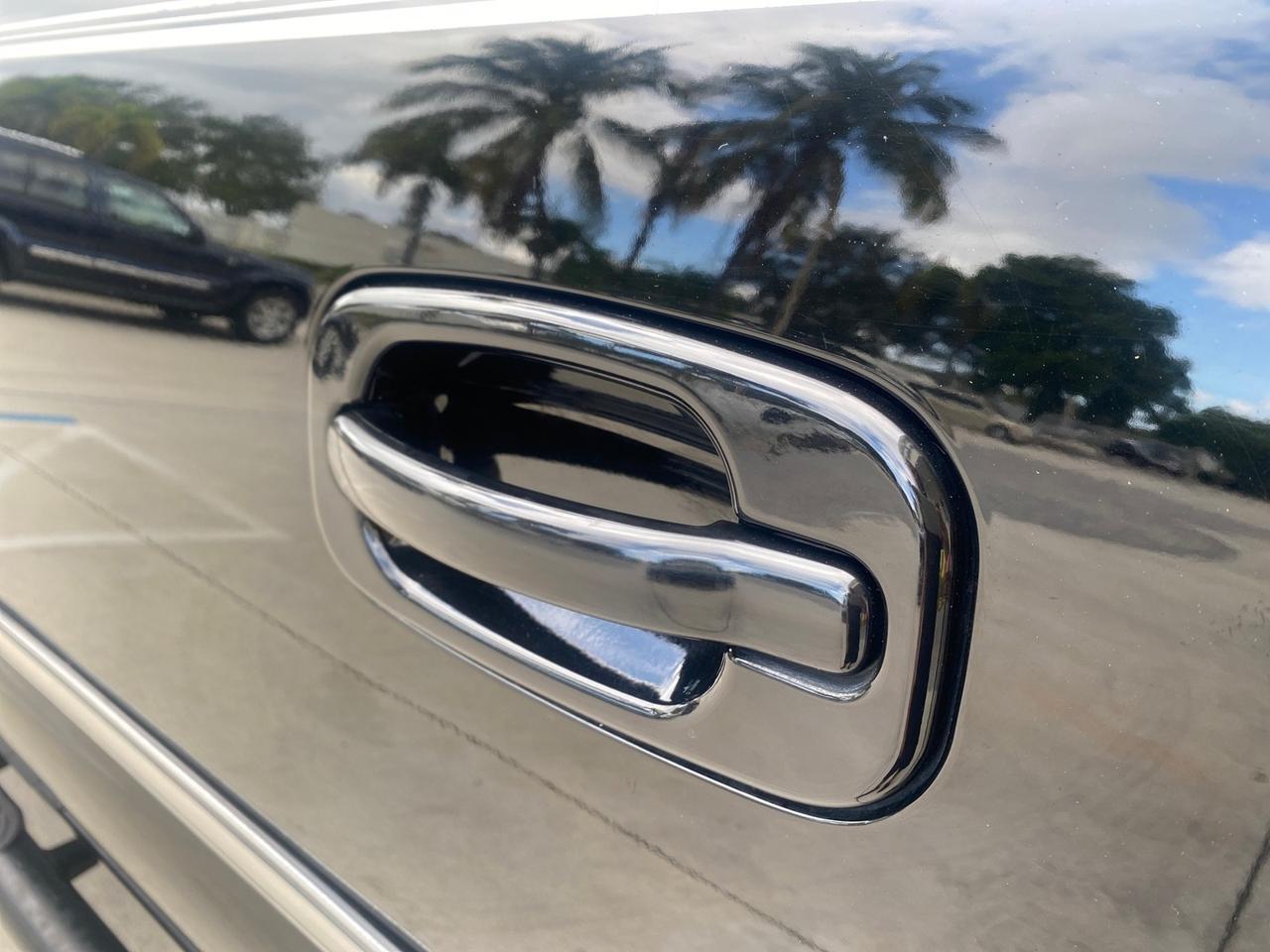 2003 Chevrolet Suburban LS 1 OWNER 4 WHEEL DRIVE Pompano Beach FL