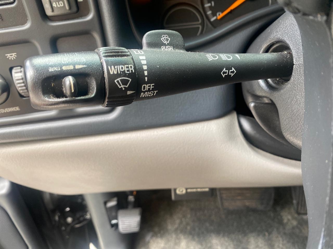 2003 Chevrolet Suburban LS 1 OWNER 4 WHEEL DRIVE Pompano Beach FL