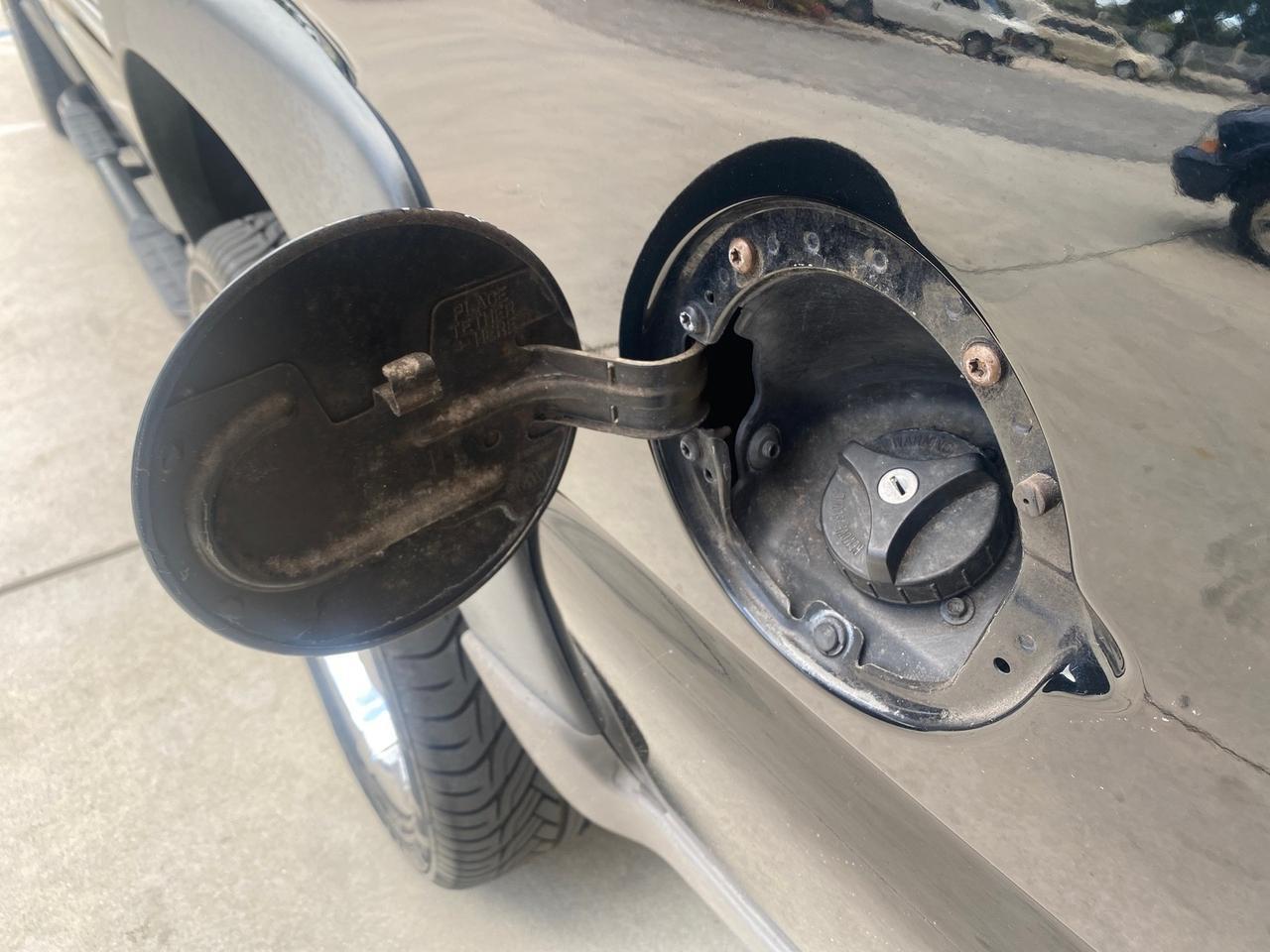 2003 Chevrolet Suburban LS 1 OWNER 4 WHEEL DRIVE Pompano Beach FL