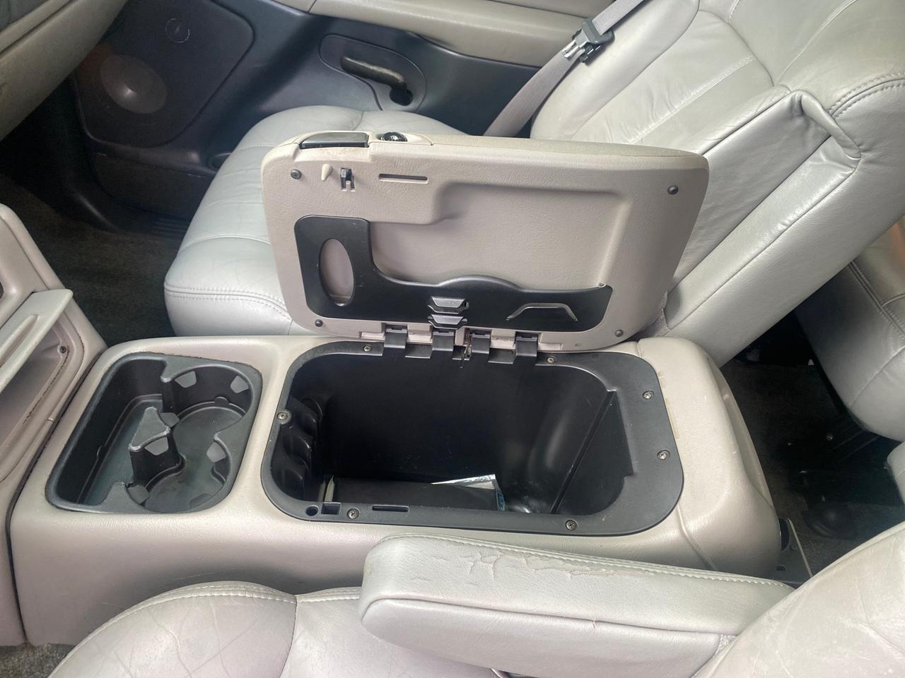 2003 Chevrolet Suburban LS 1 OWNER 4 WHEEL DRIVE Pompano Beach FL