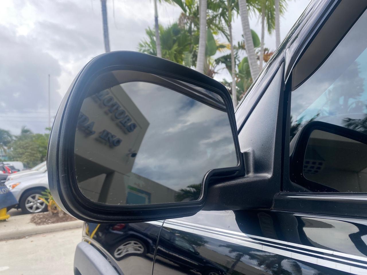 2003 Chevrolet Suburban LS 1 OWNER 4 WHEEL DRIVE Pompano Beach FL