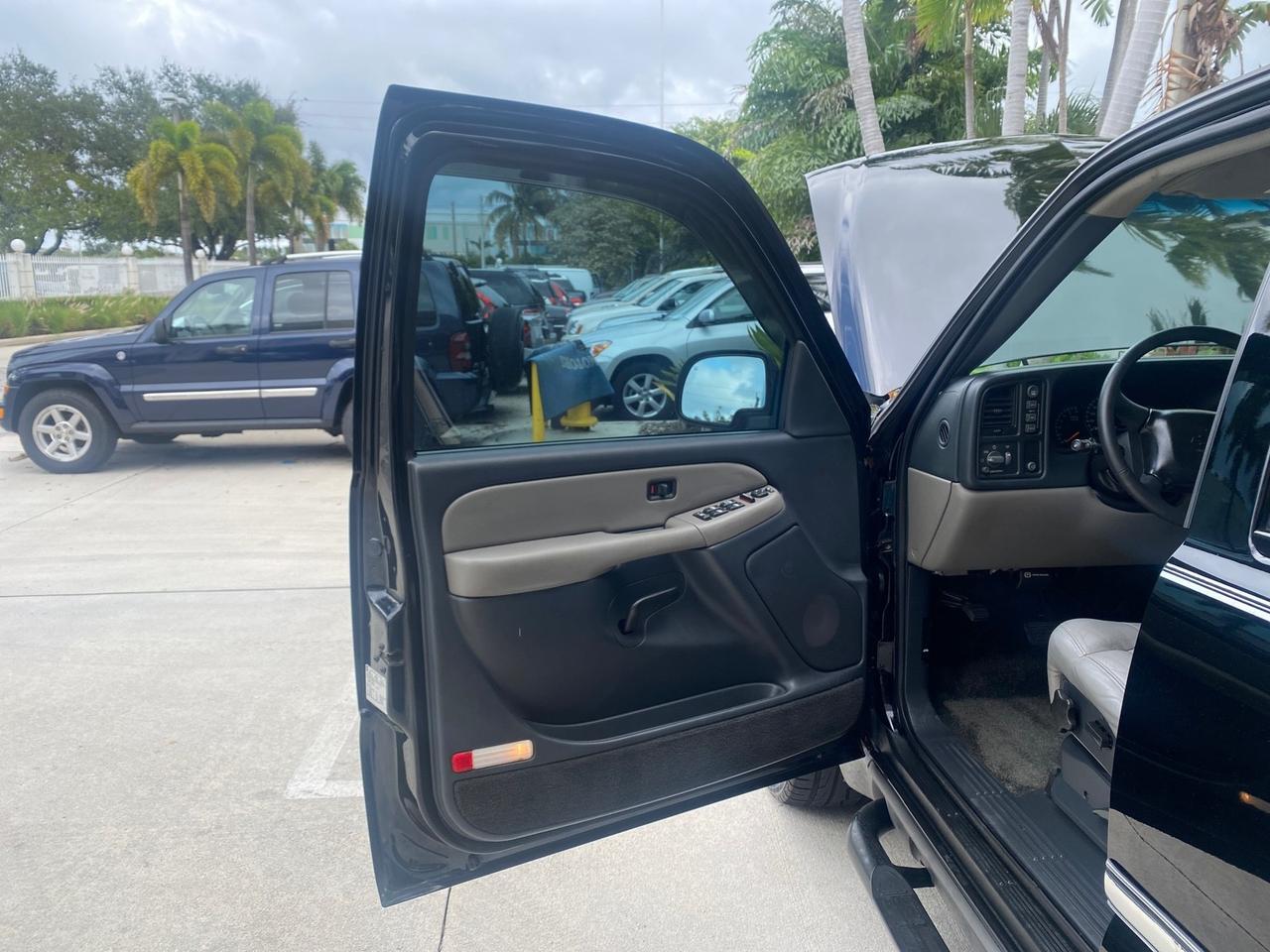 2003 Chevrolet Suburban LS 1 OWNER 4 WHEEL DRIVE Pompano Beach FL