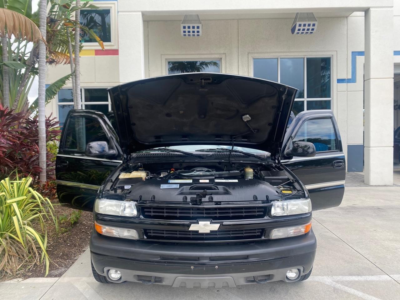 2003 Chevrolet Suburban LS 1 OWNER 4 WHEEL DRIVE Pompano Beach FL