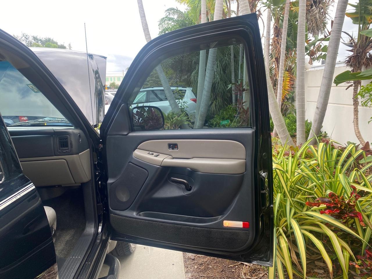 2003 Chevrolet Suburban LS 1 OWNER 4 WHEEL DRIVE Pompano Beach FL