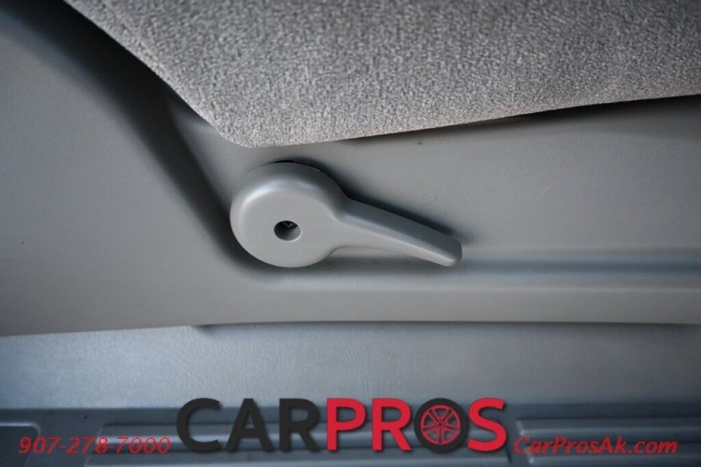 2003 Chevrolet Tahoe LS - 5.3L V8 - 4X4 - Sunroof - Bose Speakers - 3rd Row - Seats 7 - Tow Package Anchorage AK