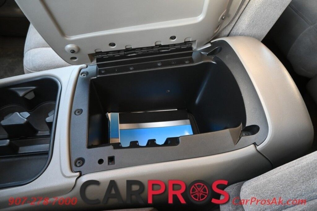 2003 Chevrolet Tahoe LS - 5.3L V8 - 4X4 - Sunroof - Bose Speakers - 3rd Row - Seats 7 - Tow Package Anchorage AK