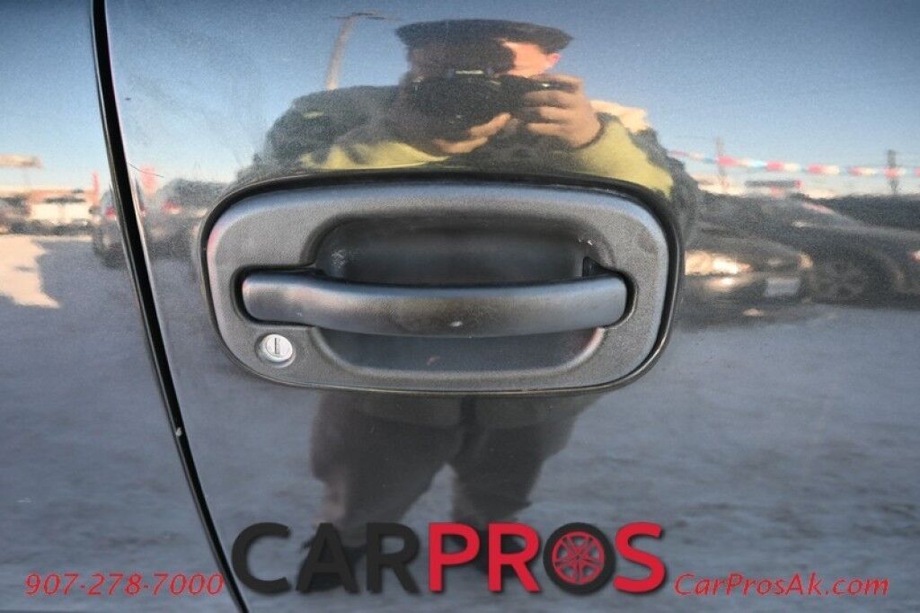 2003 Chevrolet Tahoe LS - 5.3L V8 - 4X4 - Sunroof - Bose Speakers - 3rd Row - Seats 7 - Tow Package Anchorage AK