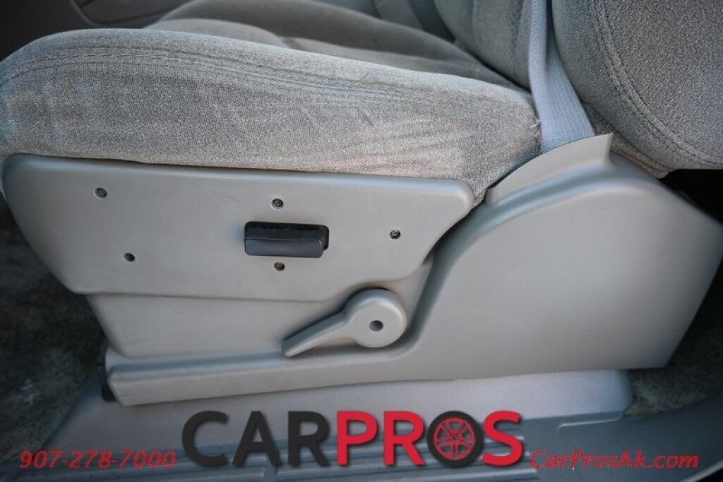 2003 Chevrolet Tahoe LS - 5.3L V8 - 4X4 - Sunroof - Bose Speakers - 3rd Row - Seats 7 - Tow Package Anchorage AK