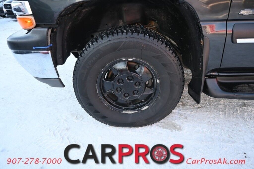 2003 Chevrolet Tahoe LS - 5.3L V8 - 4X4 - Sunroof - Bose Speakers - 3rd Row - Seats 7 - Tow Package Anchorage AK