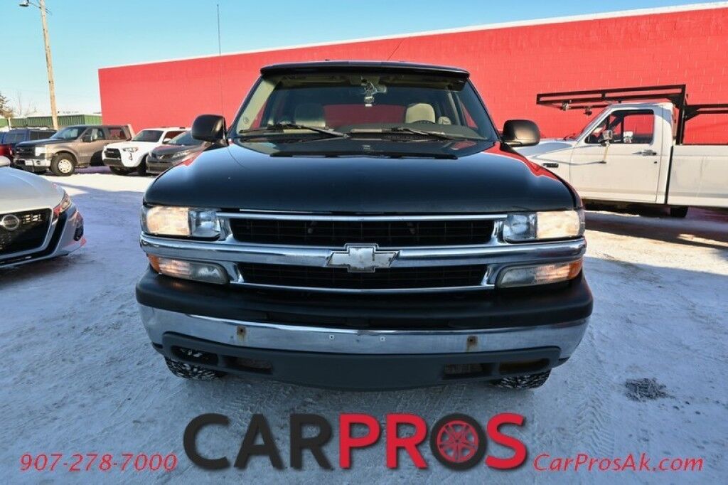 2003 Chevrolet Tahoe LS - 5.3L V8 - 4X4 - Sunroof - Bose Speakers - 3rd Row - Seats 7 - Tow Package