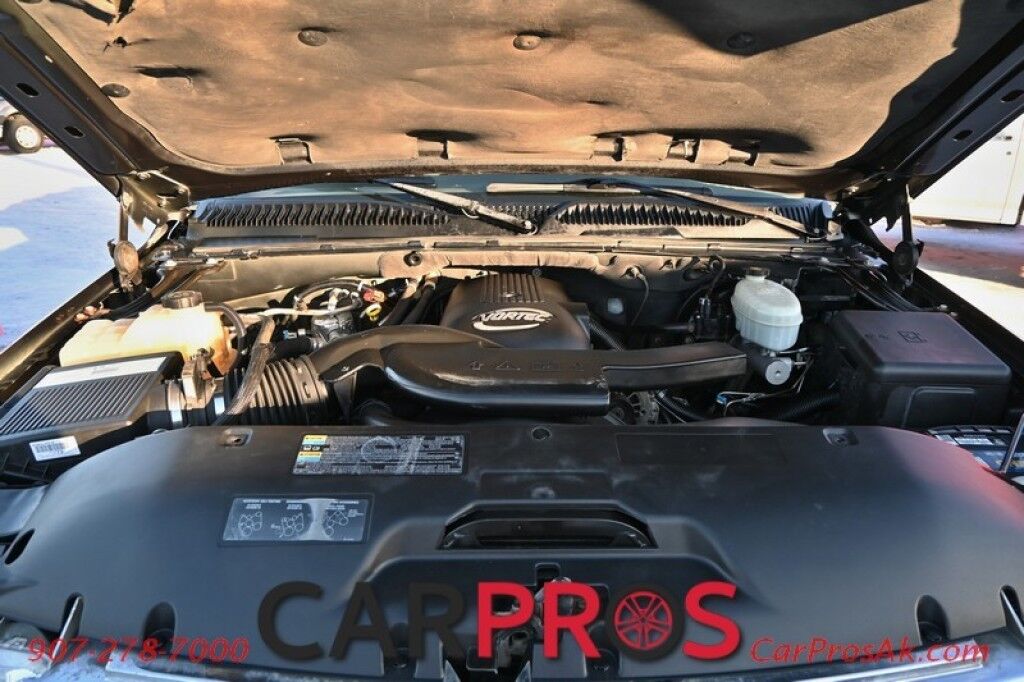 2003 Chevrolet Tahoe LS - 5.3L V8 - 4X4 - Sunroof - Bose Speakers - 3rd Row - Seats 7 - Tow Package Anchorage AK