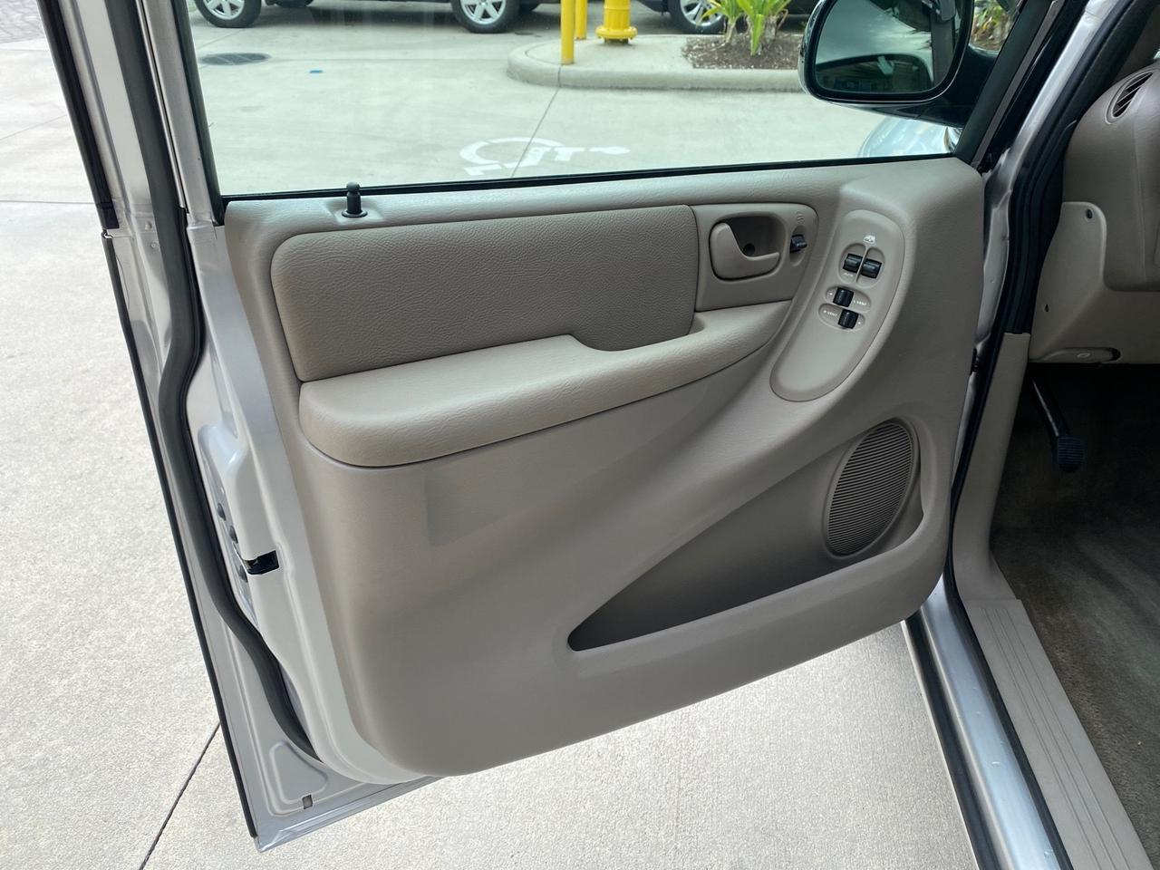 2003 Dodge Caravan Sport LOW MILES 45,416 1 OWNER Pompano Beach FL