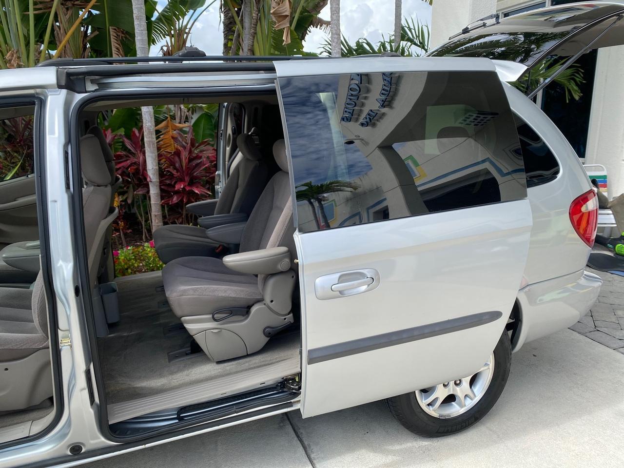 2003 Dodge Caravan Sport LOW MILES 45,416 1 OWNER Pompano Beach FL