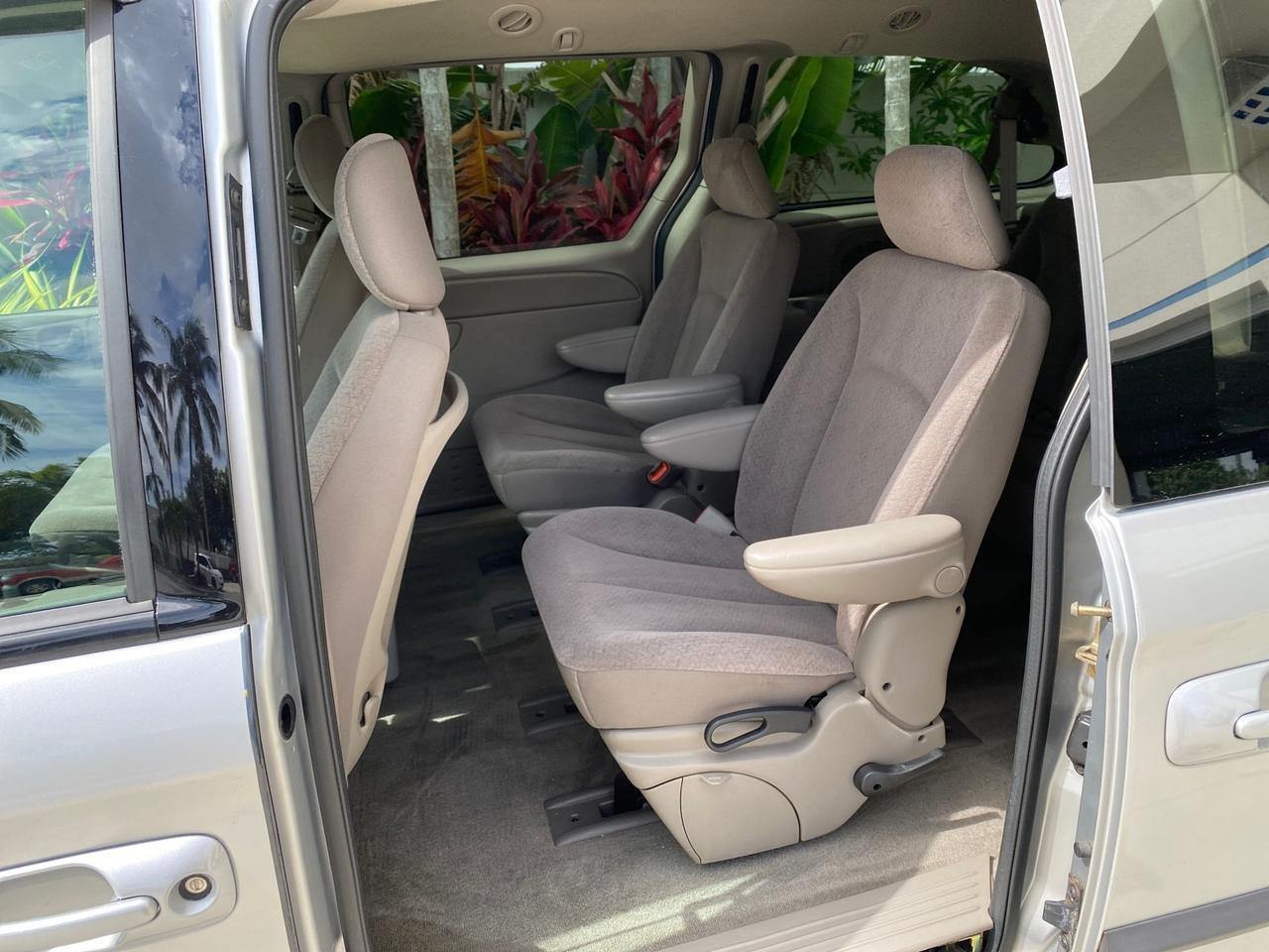 2003 Dodge Caravan Sport LOW MILES 45,416 1 OWNER Pompano Beach FL