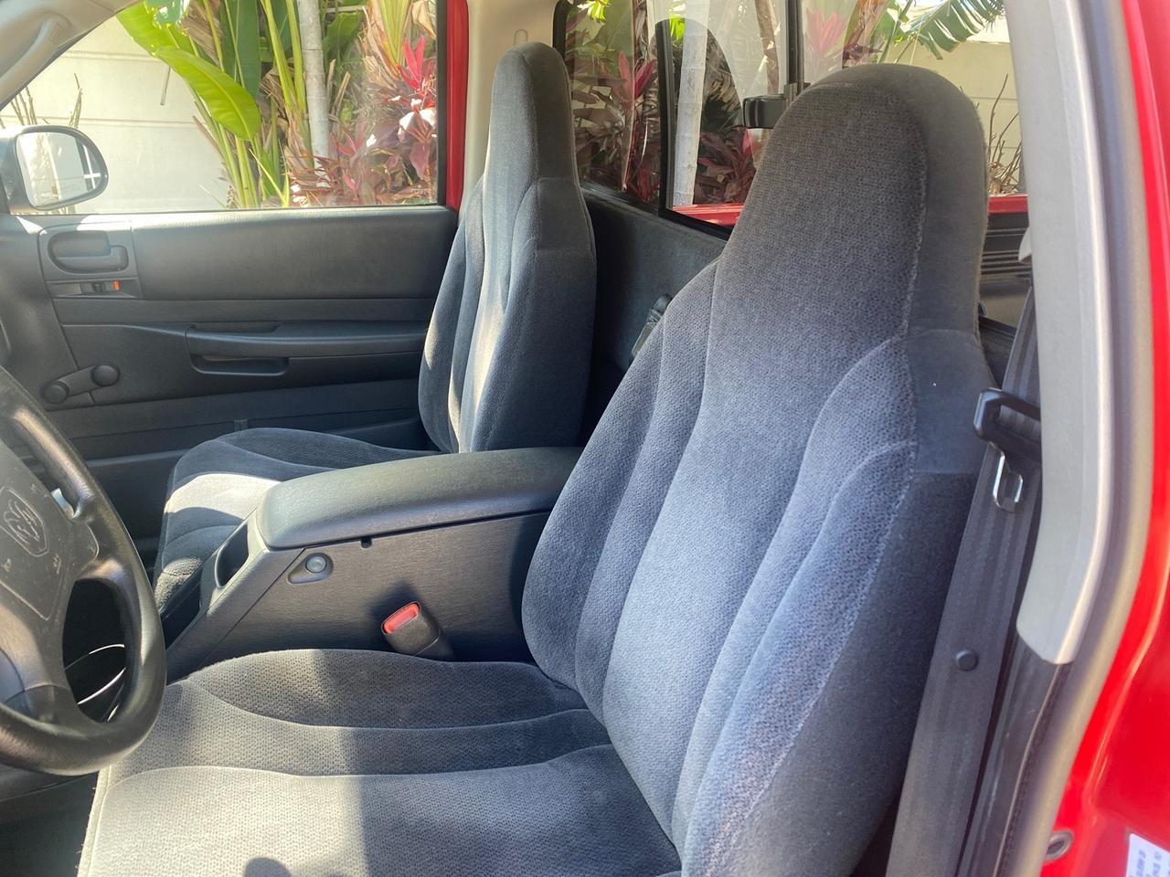 2003 Dodge Dakota SXT FL OWNER LOW MILES 43,924 5 SPD Pompano Beach FL