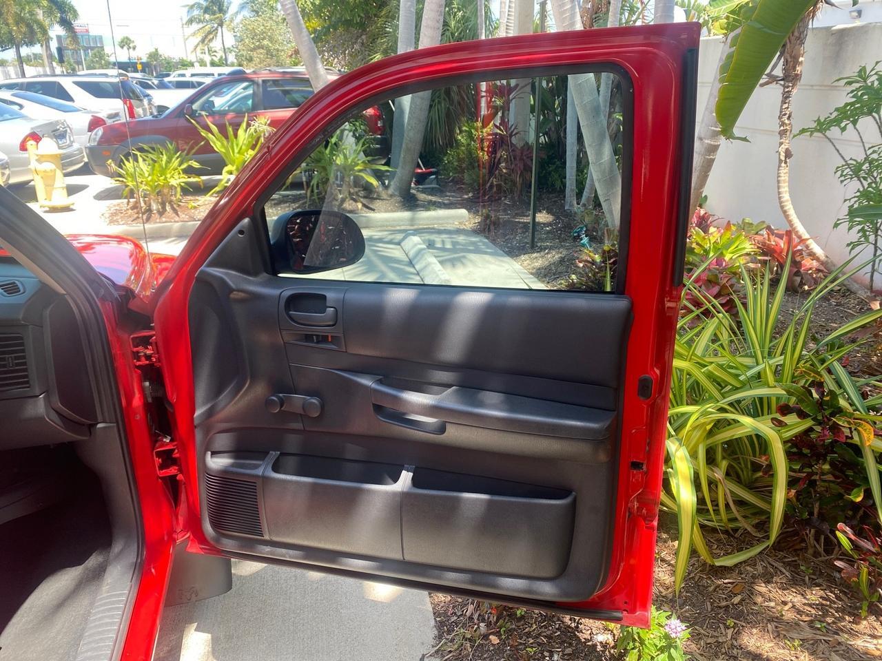 2003 Dodge Dakota SXT FL OWNER LOW MILES 43,924 5 SPD Pompano Beach FL